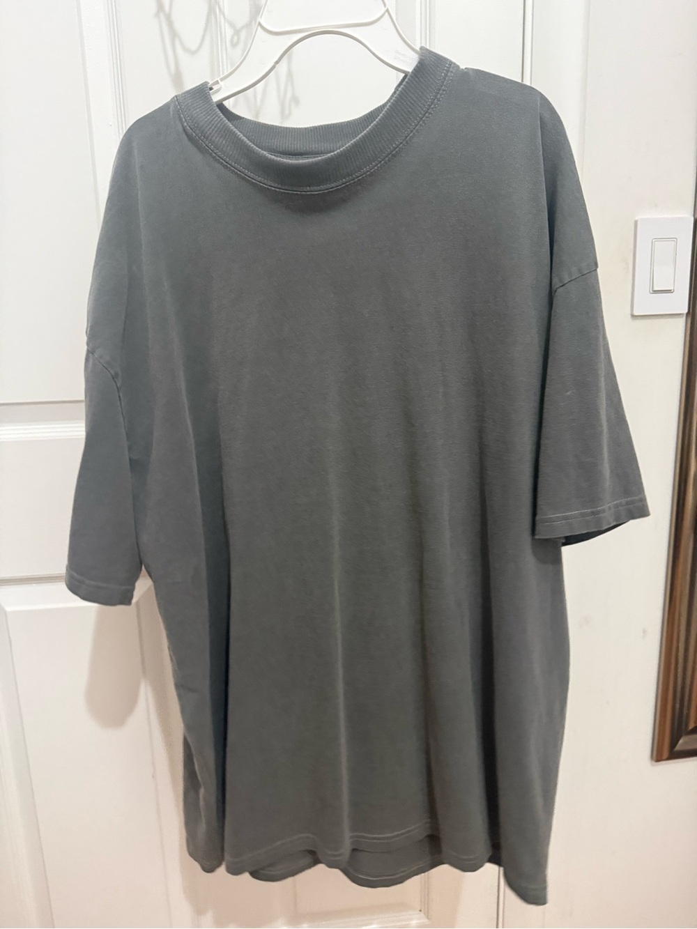 Boohoo Men's Oversized Crewneck Tee in Charcoal